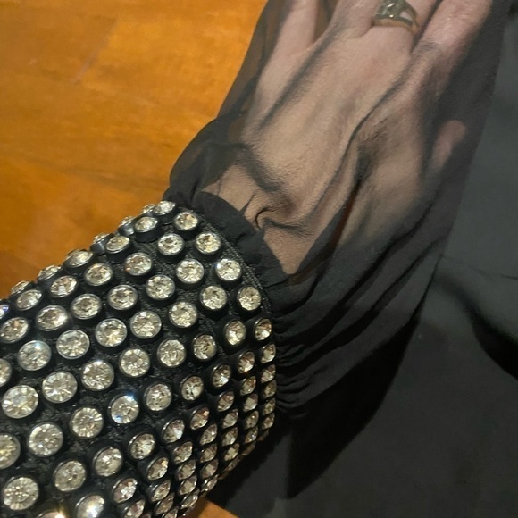 ALICE & Olivia studded cuff blouse. - Picture 5 of 11